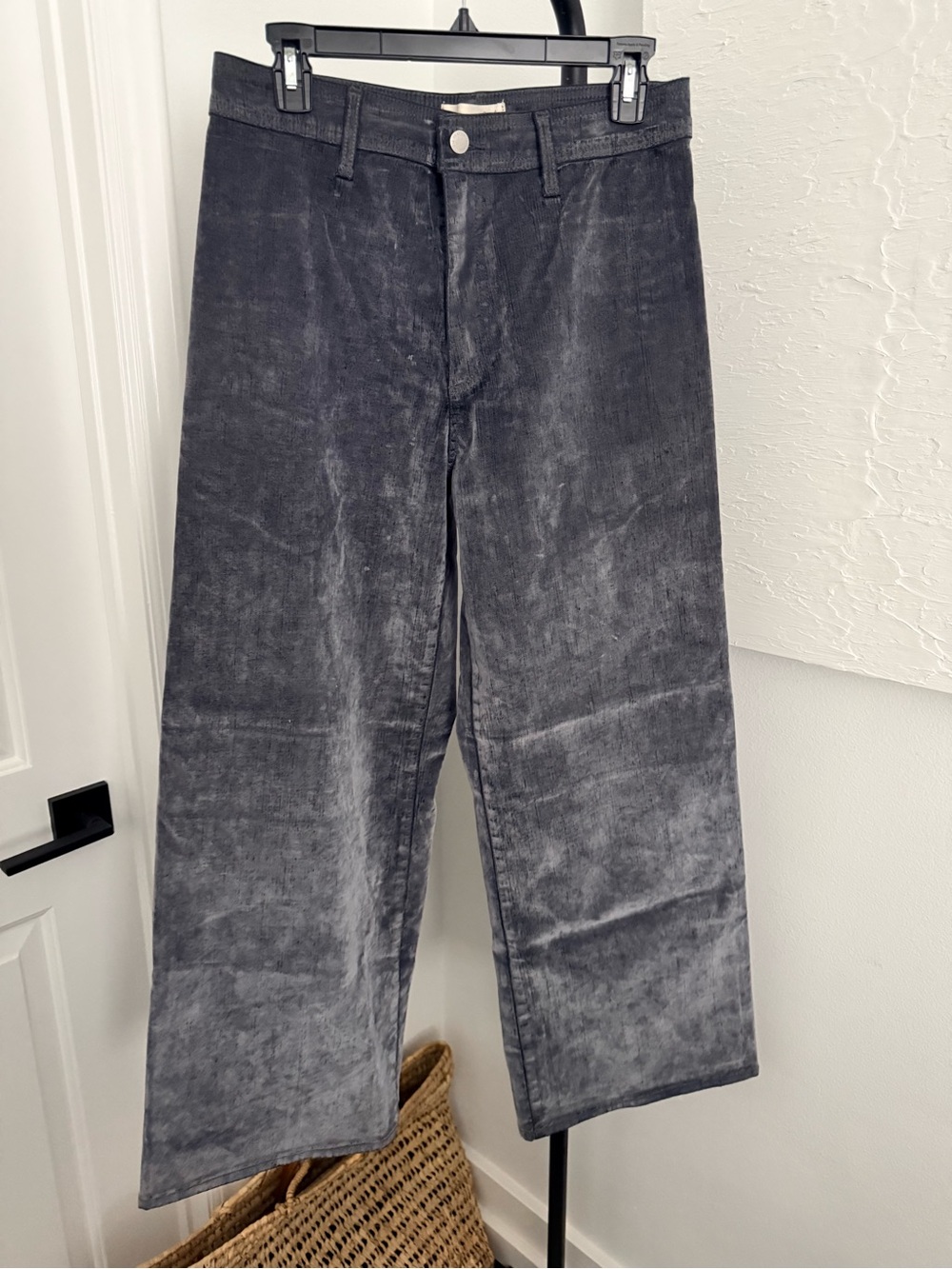 Universal Thread Women’s Wide-Leg Velvet Like Material Pants in Charcoal Gray